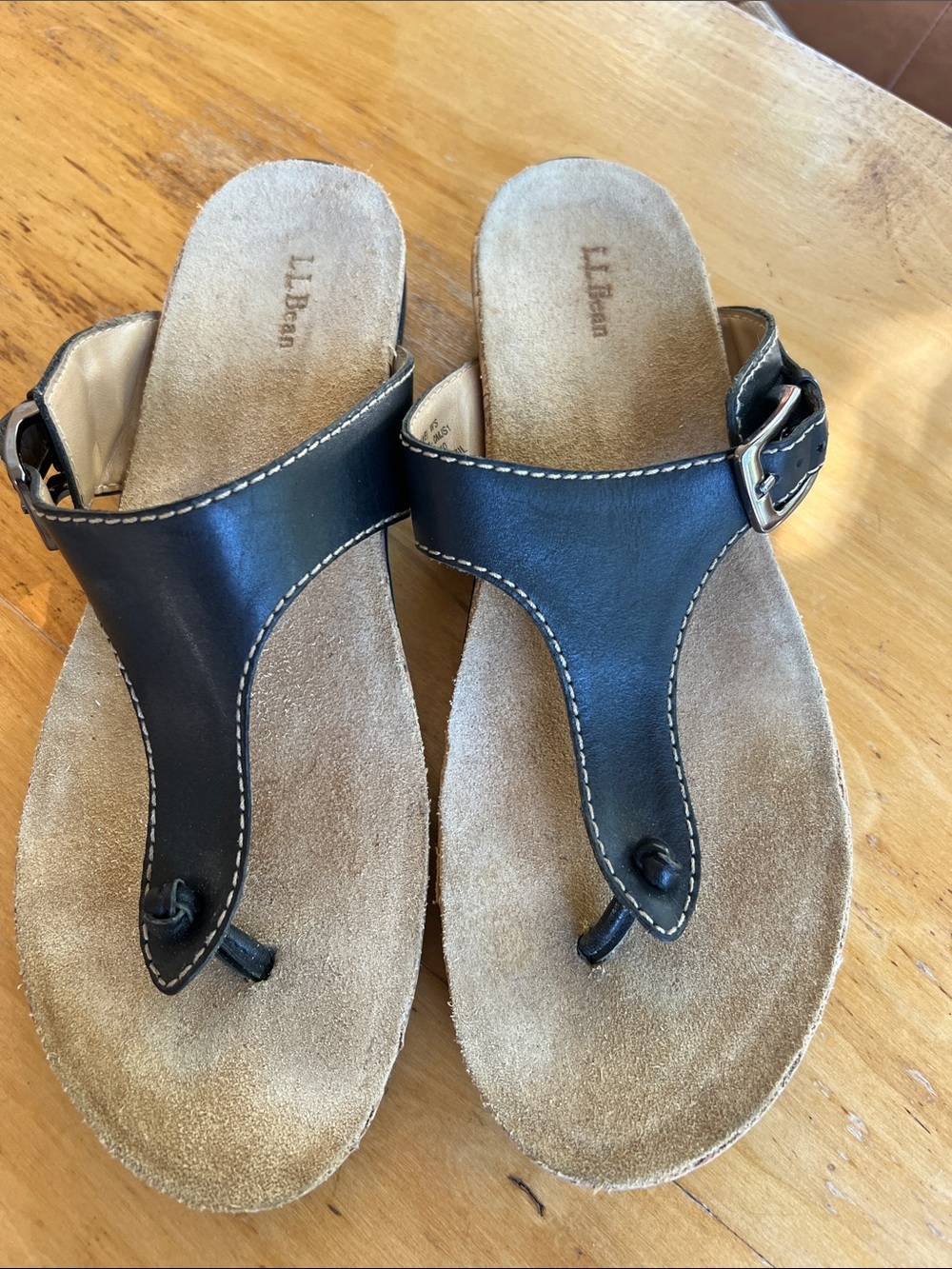 L.L. Bean Black Leather Thong Sandals for Women 9M